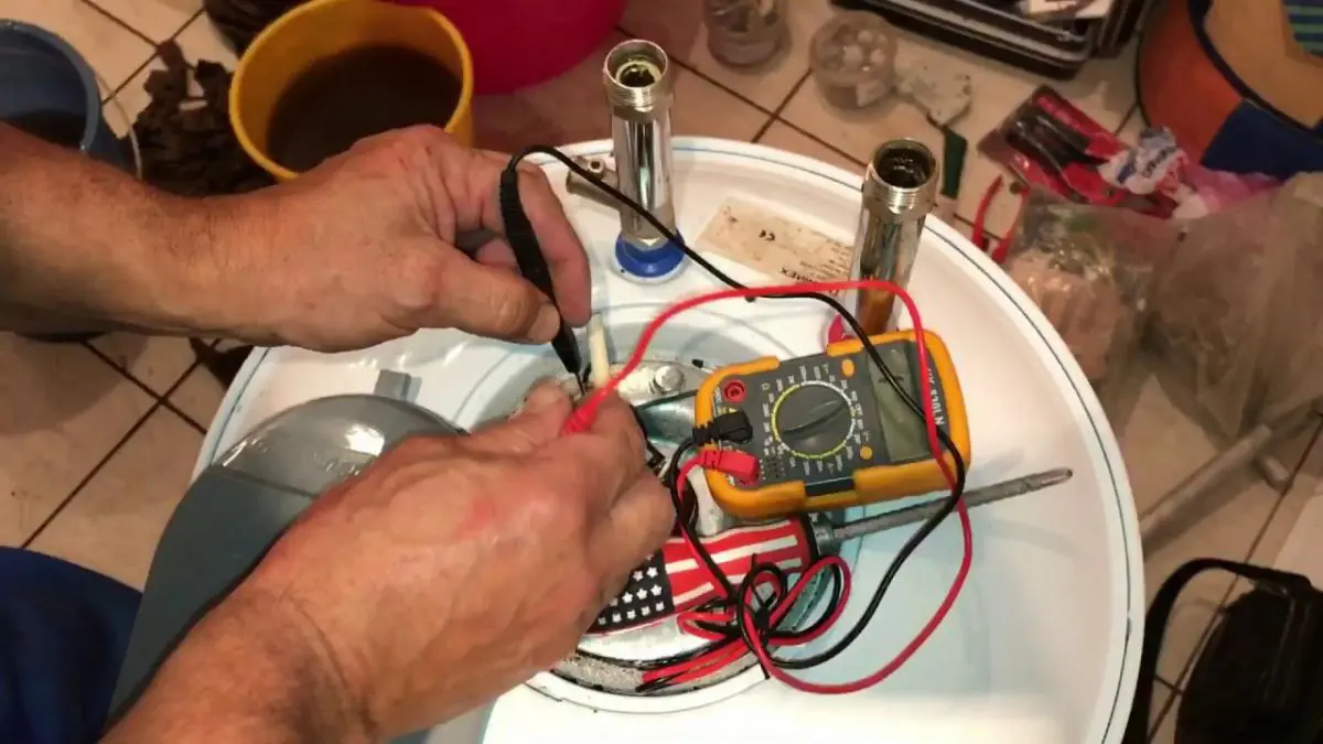 Ремонт водонагревателей Electrolux в Волхове — выгодная цена от 2408 руб., Мастер24