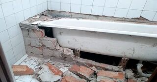 Демонтаж ванны в Волхове от Мастер24 — быстро, недорого, вывоз старой ванны от 1047 руб.