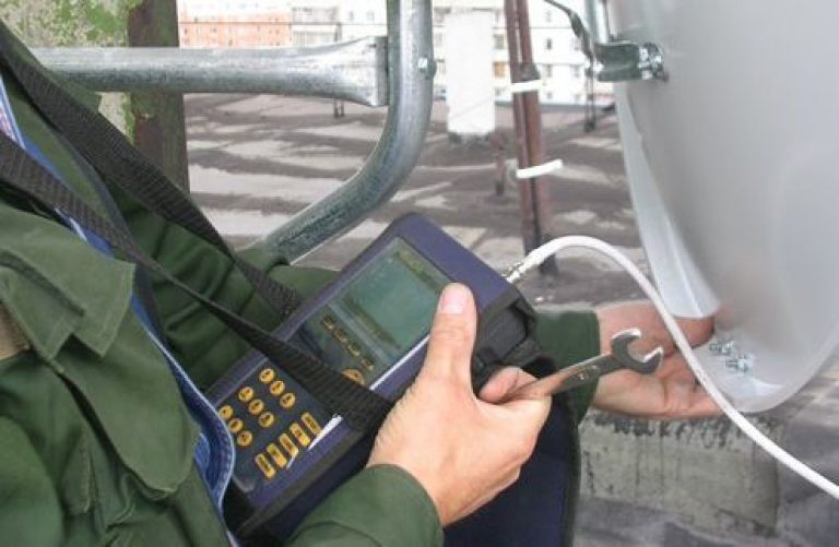 Установка спутниковой антенны в Волхове в октябре
